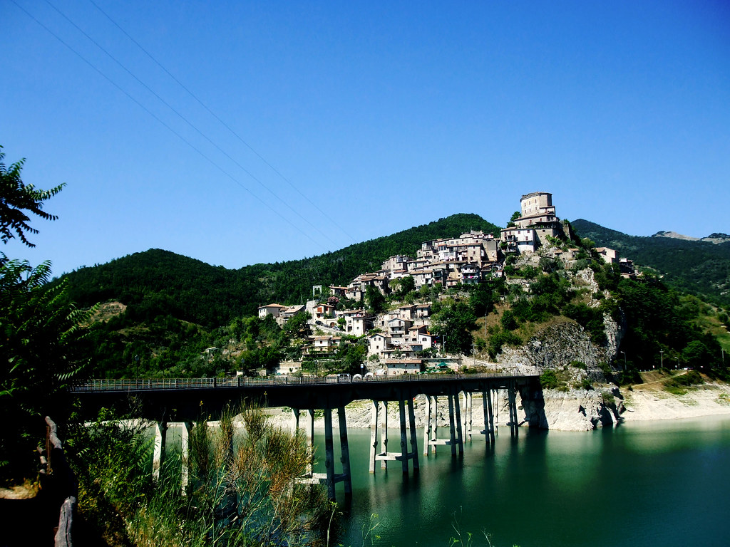 Castel di Tora - Cosa visitare nel Lazio?