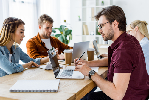 Personalizza gli omaggi per clienti e dipendenti